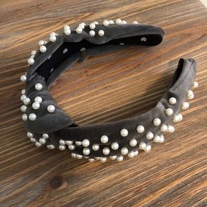 Lele Sadoughi Ivory Graphite Velvet Pearl Headband